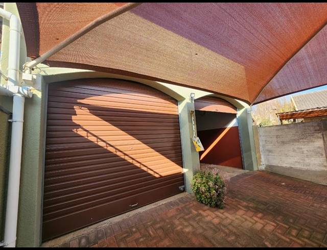 3 BEDROOM HOUSE FOR SALE IN GREENHILLS